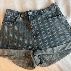 URBAN OUTFITTERS BDG SHORTS